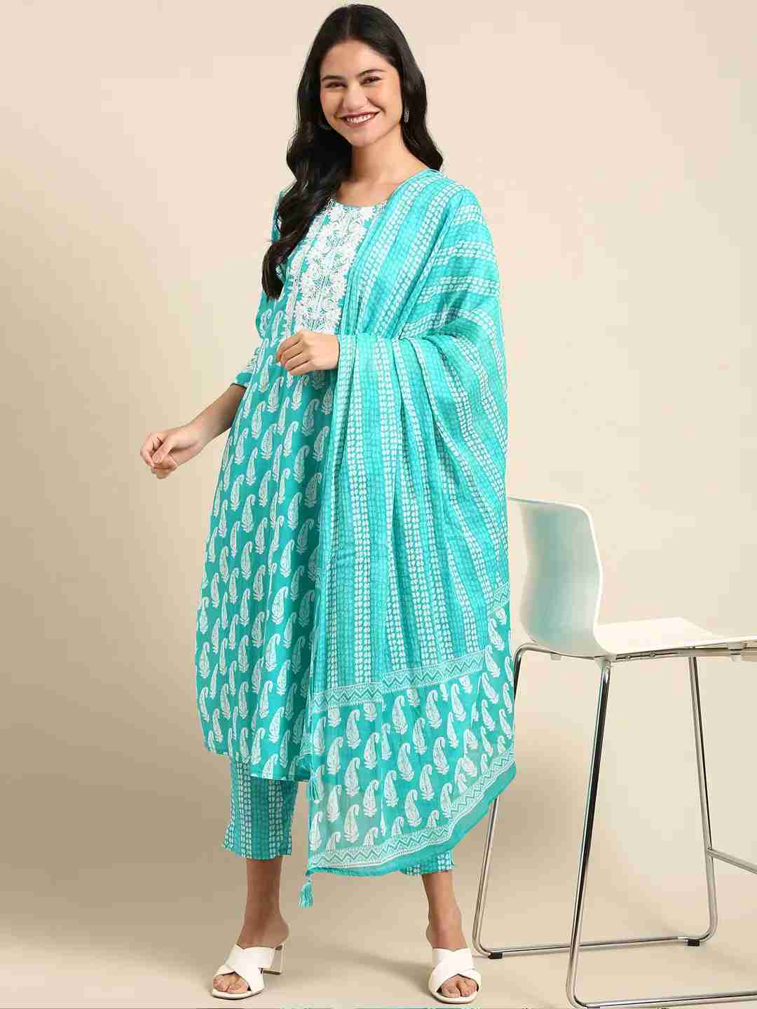 Women's Blue Cotton Blend Printed Comfort Fit Kurta Sets