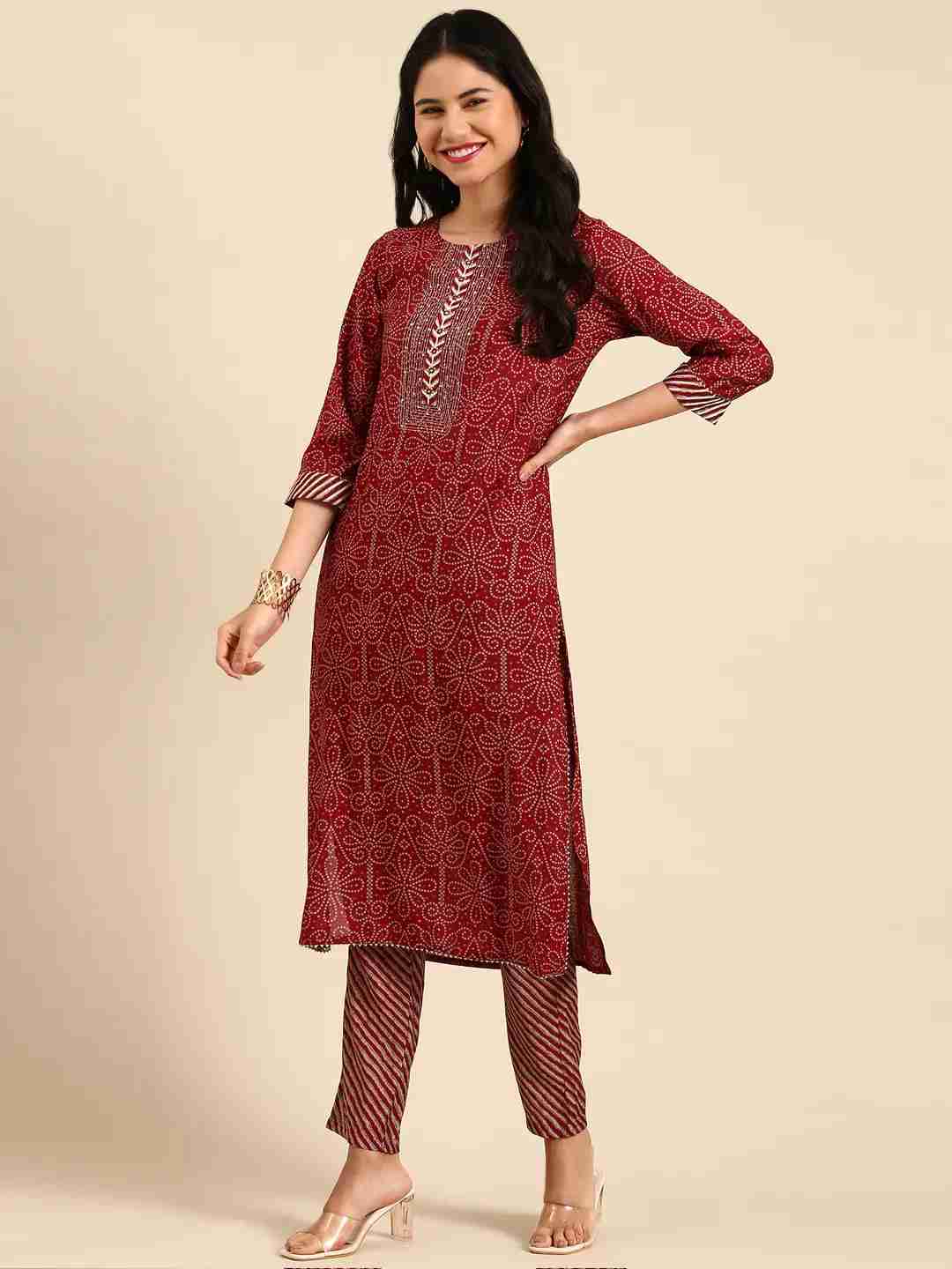 SHOWOFF Women's Scoop Neck Maroon Straight Kurta Sets