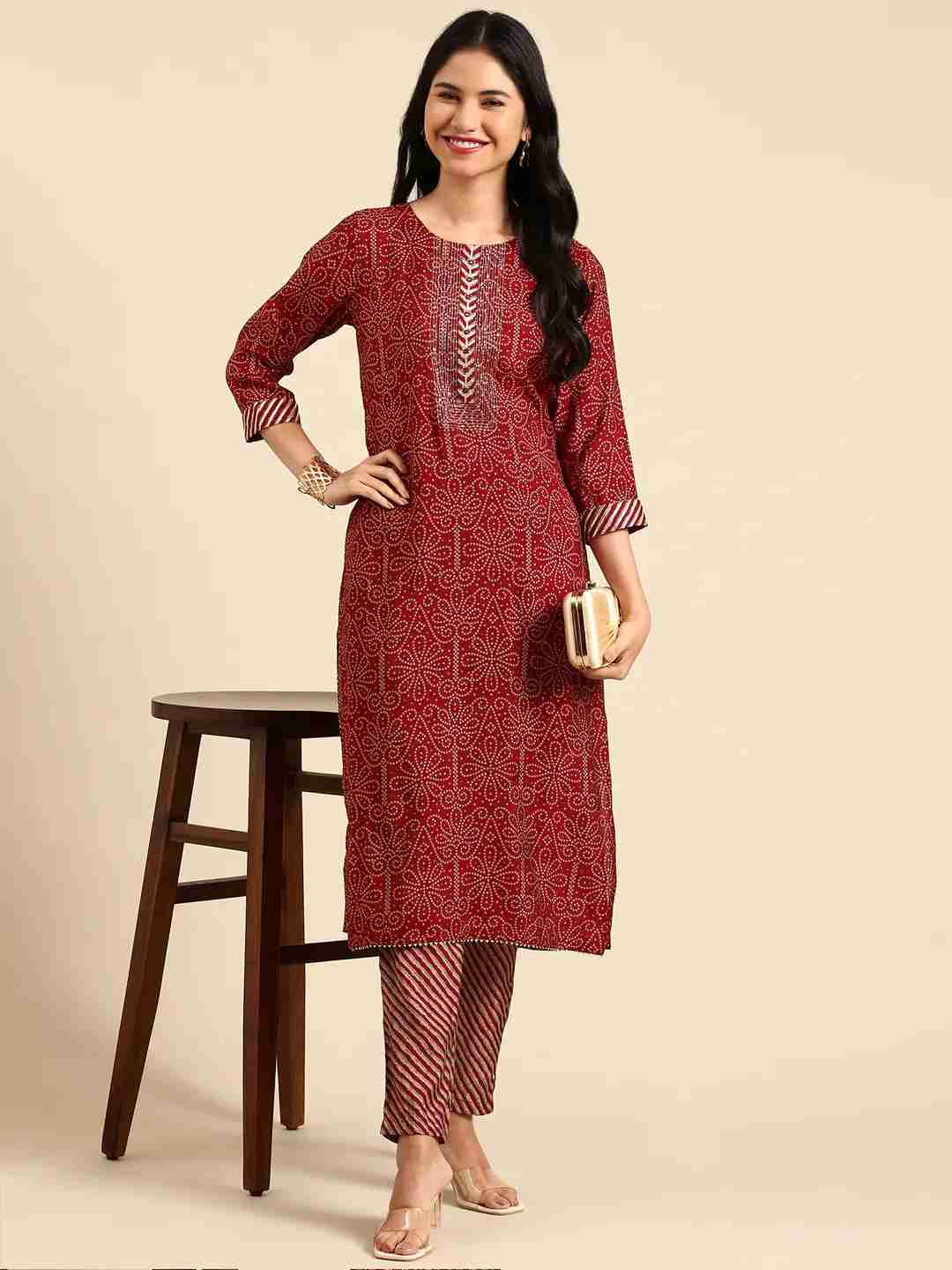 SHOWOFF Women's Scoop Neck Maroon Straight Kurta Sets