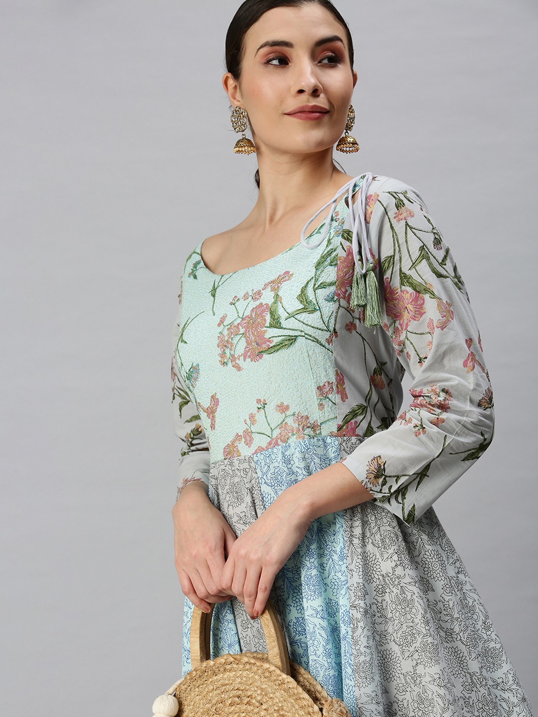 Women's Blue Cotton Blend Floral Regular Kurtas
