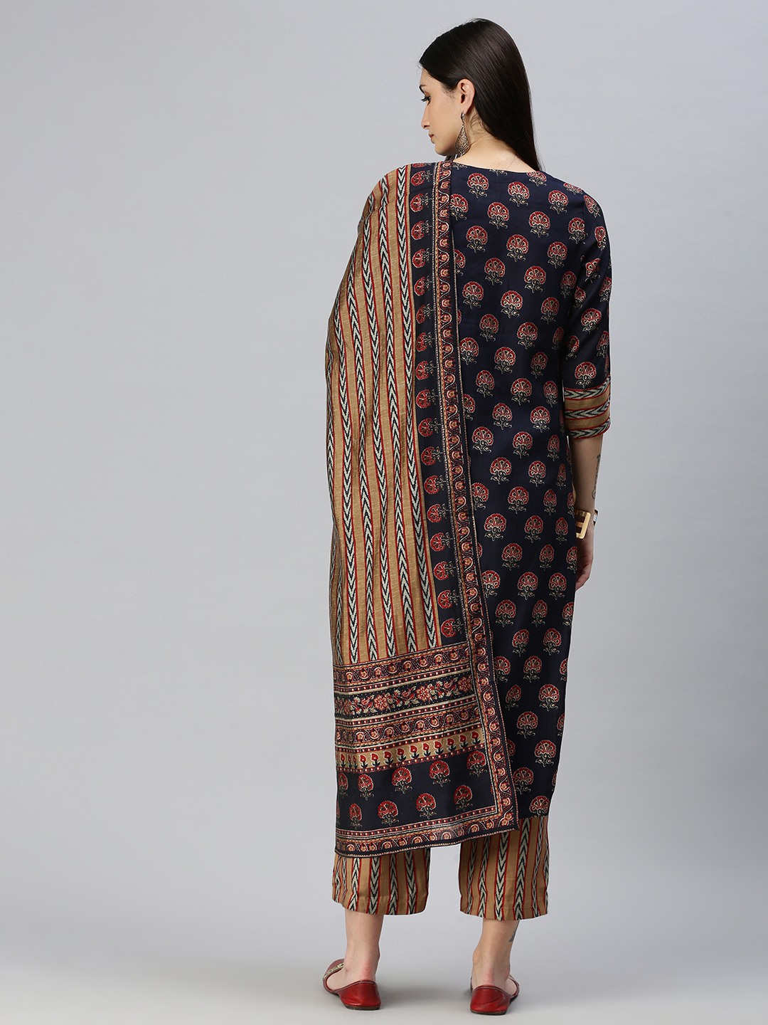 Women's Blue Cotton Blend Floral Regular Kurta Sets