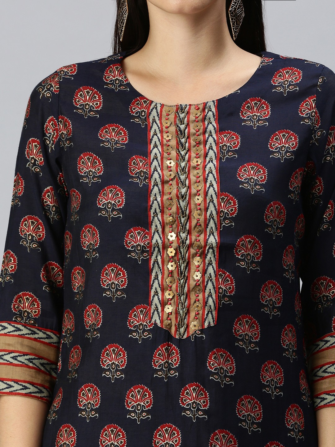 Women's Blue Cotton Blend Floral Regular Kurta Sets