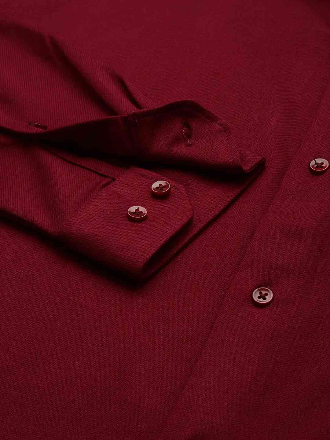SHOWOFF Men's Spread Collar Maroon Solid Shirt