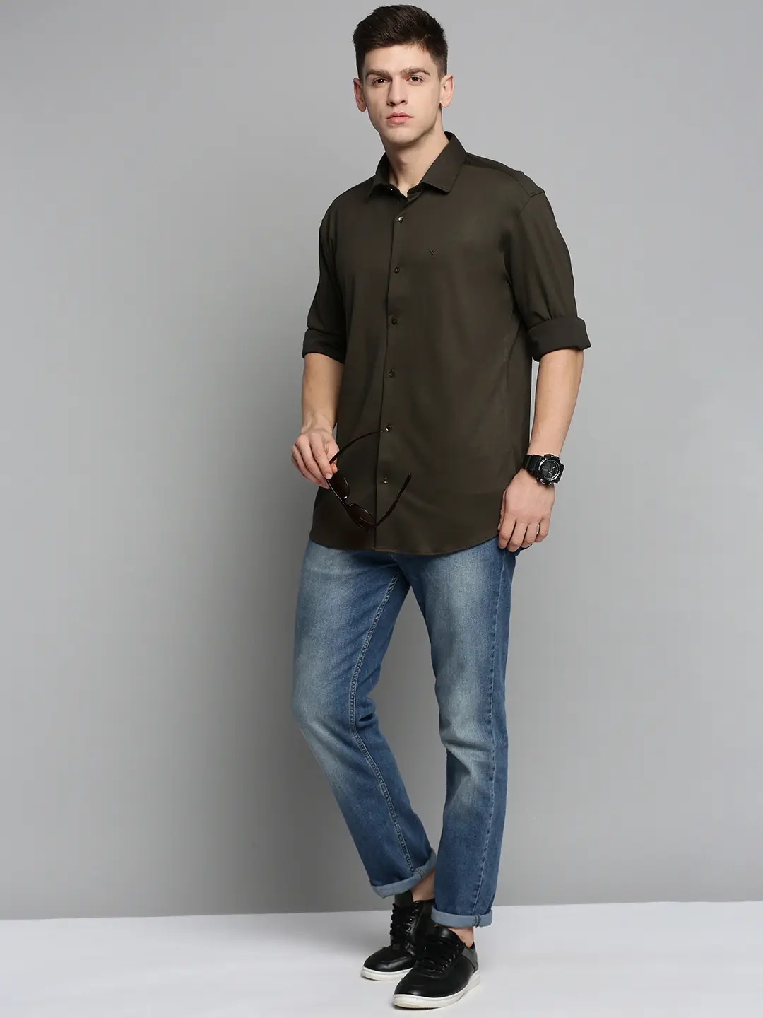 SHOWOFF Men's Spread Collar Olive Solid Shirt