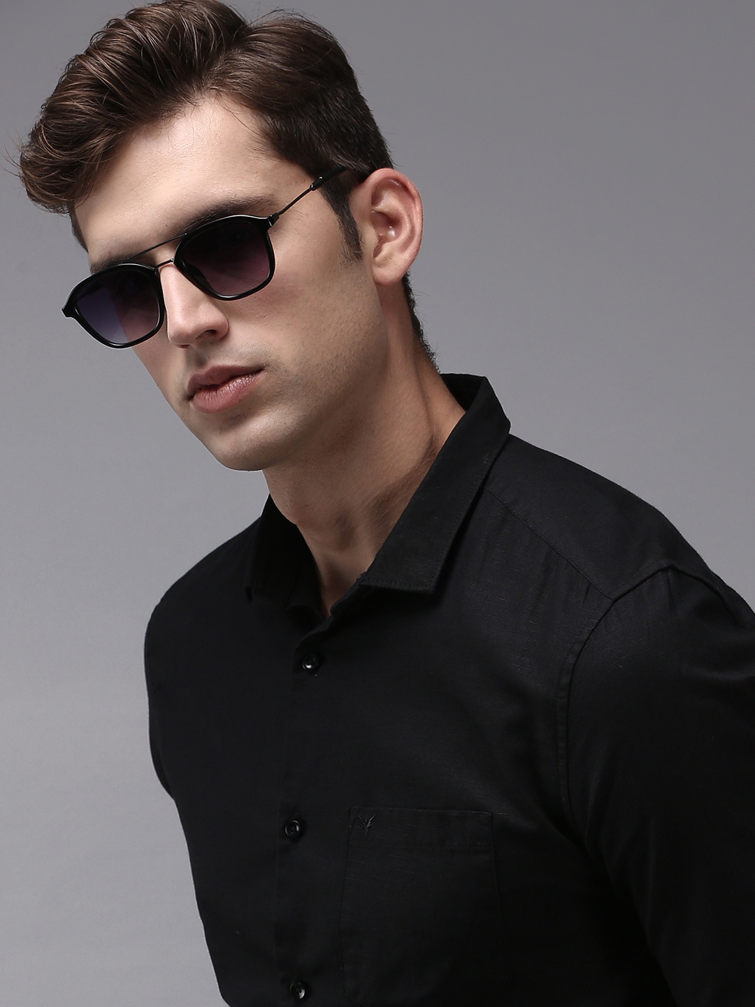 SHOWOFF Men's Black Spread Collar Solid Comfort Fit Shirt