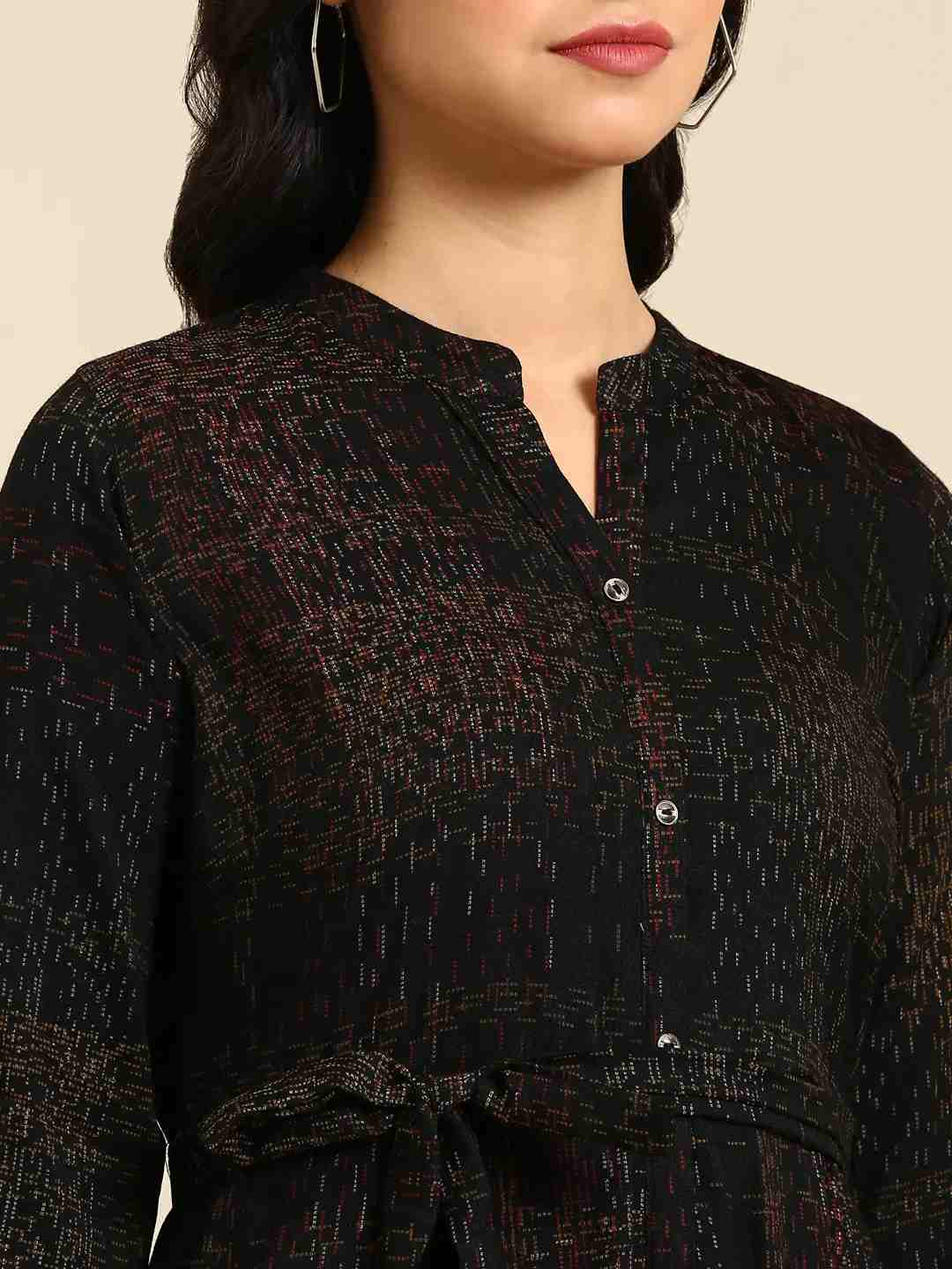 Women's Black Viscose Rayon Printed Comfort Fit Kurtas