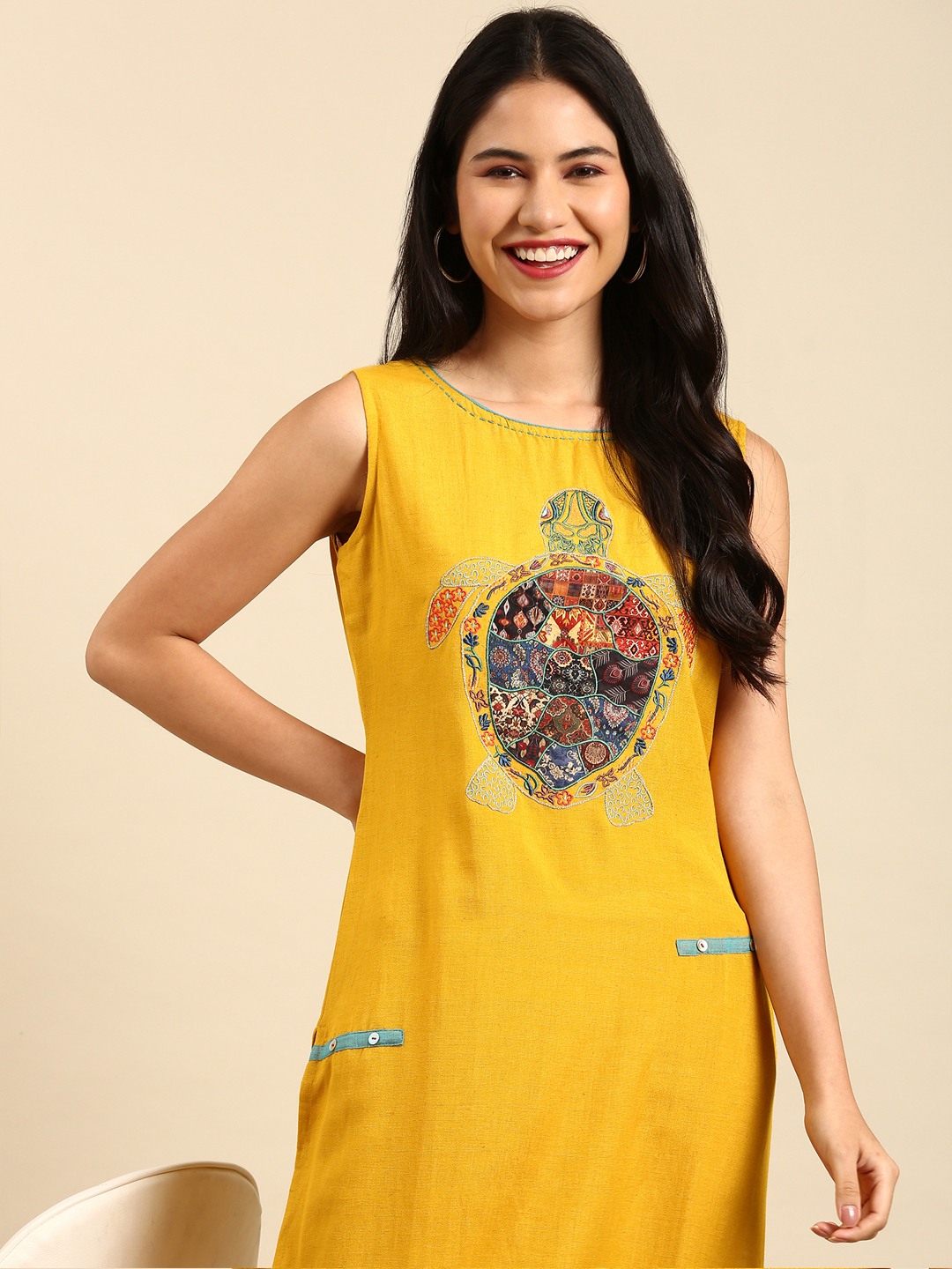SHOWOFF Women's Round Neck Solid Yellow Straight Kurta