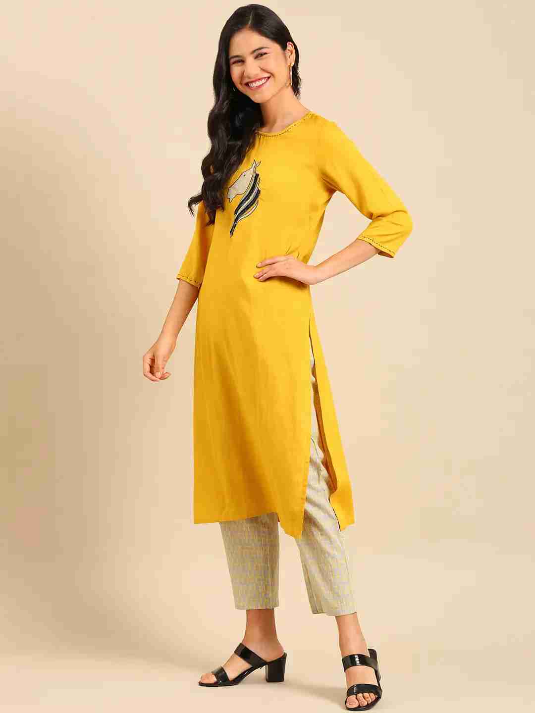 Women's Yellow Cotton Blend Solid Comfort Fit Kurta Sets