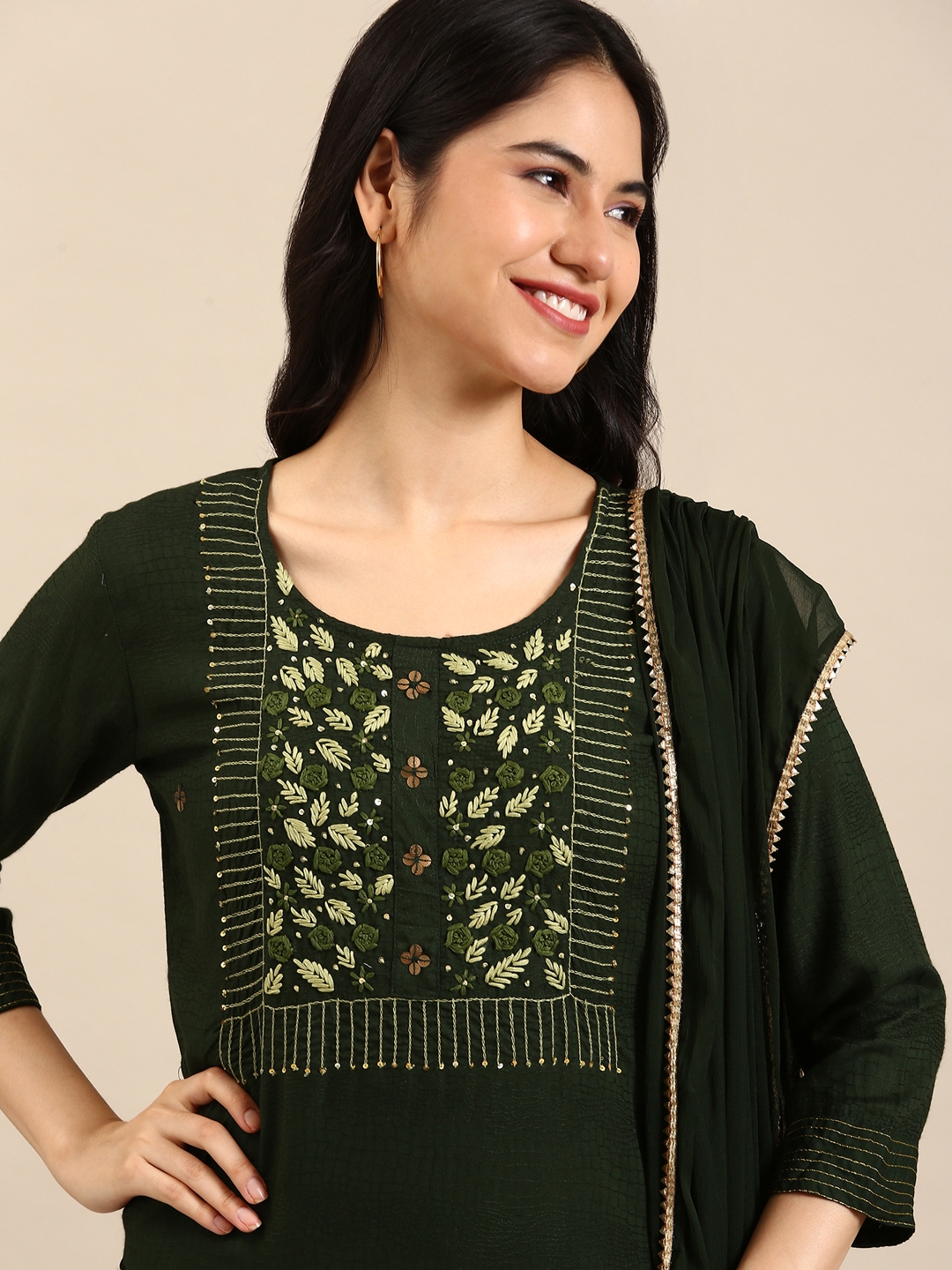 Women's Green Cotton Blend Solid Comfort Fit Kurta Sets