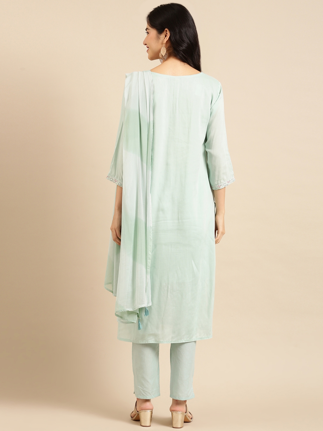 Women's Green Cotton Blend Embroidered Comfort Fit Kurta Sets