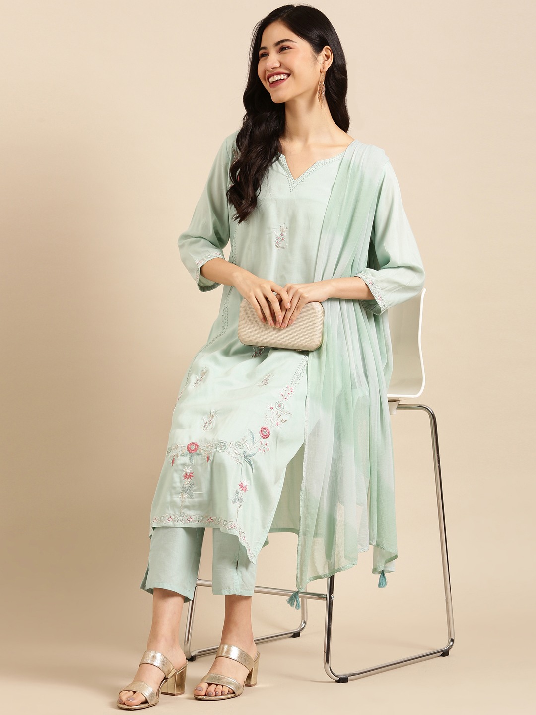 Women's Green Cotton Blend Embroidered Comfort Fit Kurta Sets