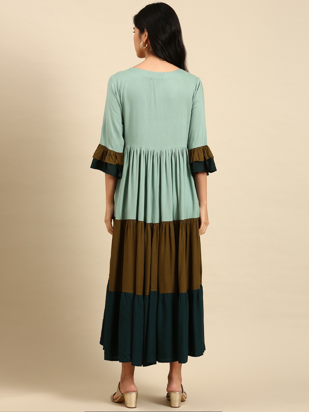 Women's Green Cotton Solid Comfort Fit Kurtas