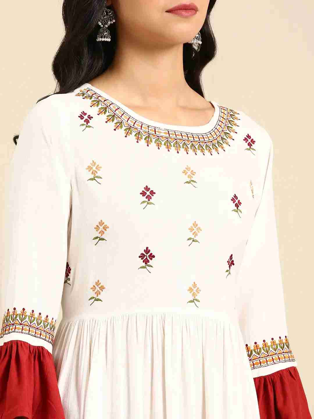 Women's Multicolour Cotton Solid Comfort Fit Kurtas