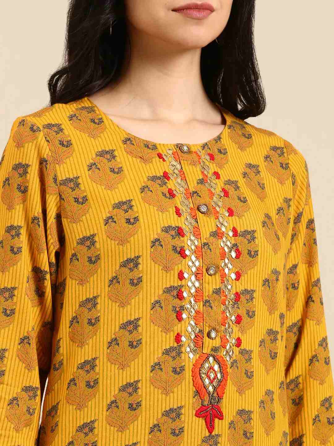 Women's Yellow Cotton Blend Floral Comfort Fit Kurta Sets