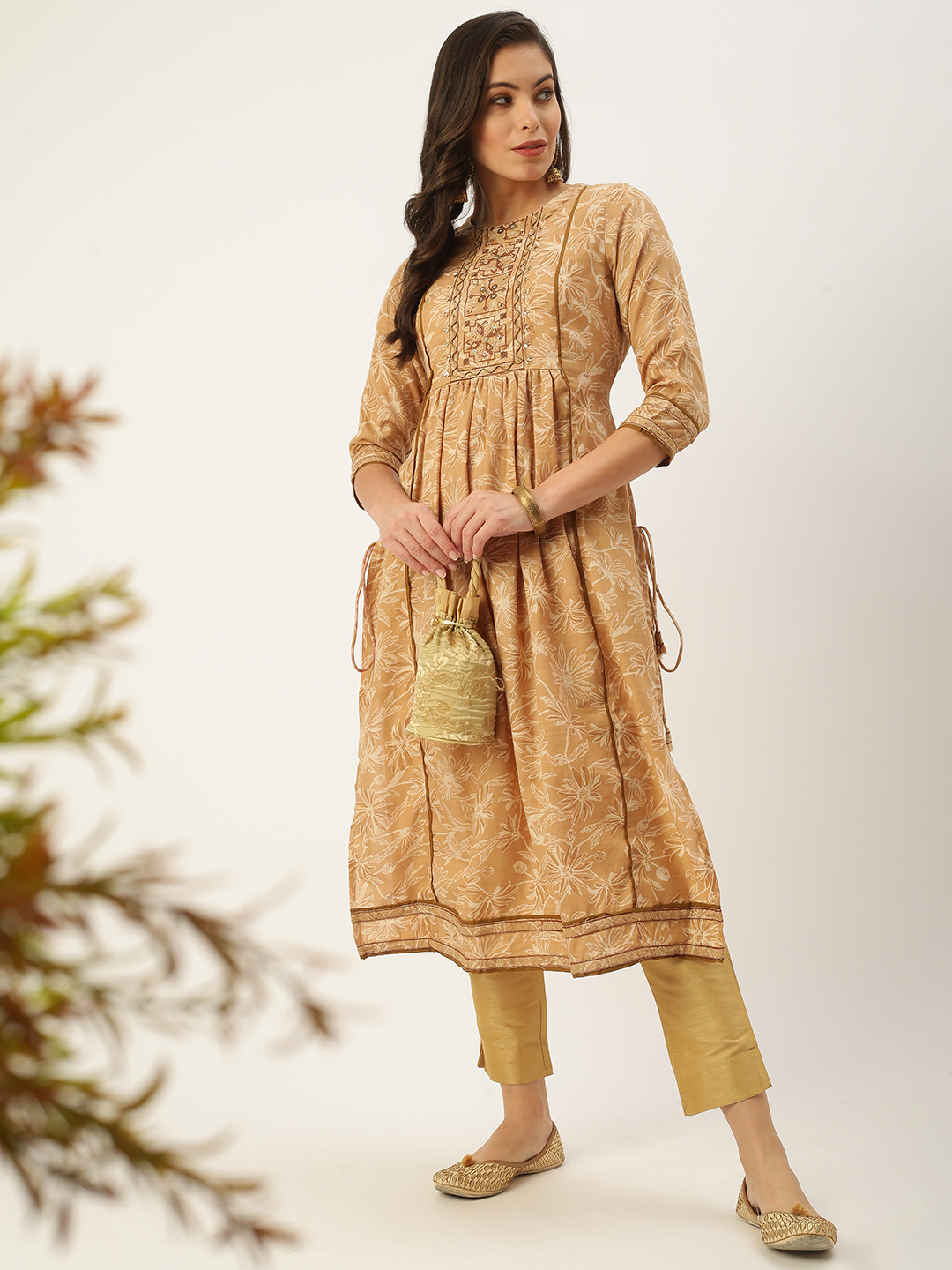 Women's Beige Cotton Printed Comfort Fit Kurtas