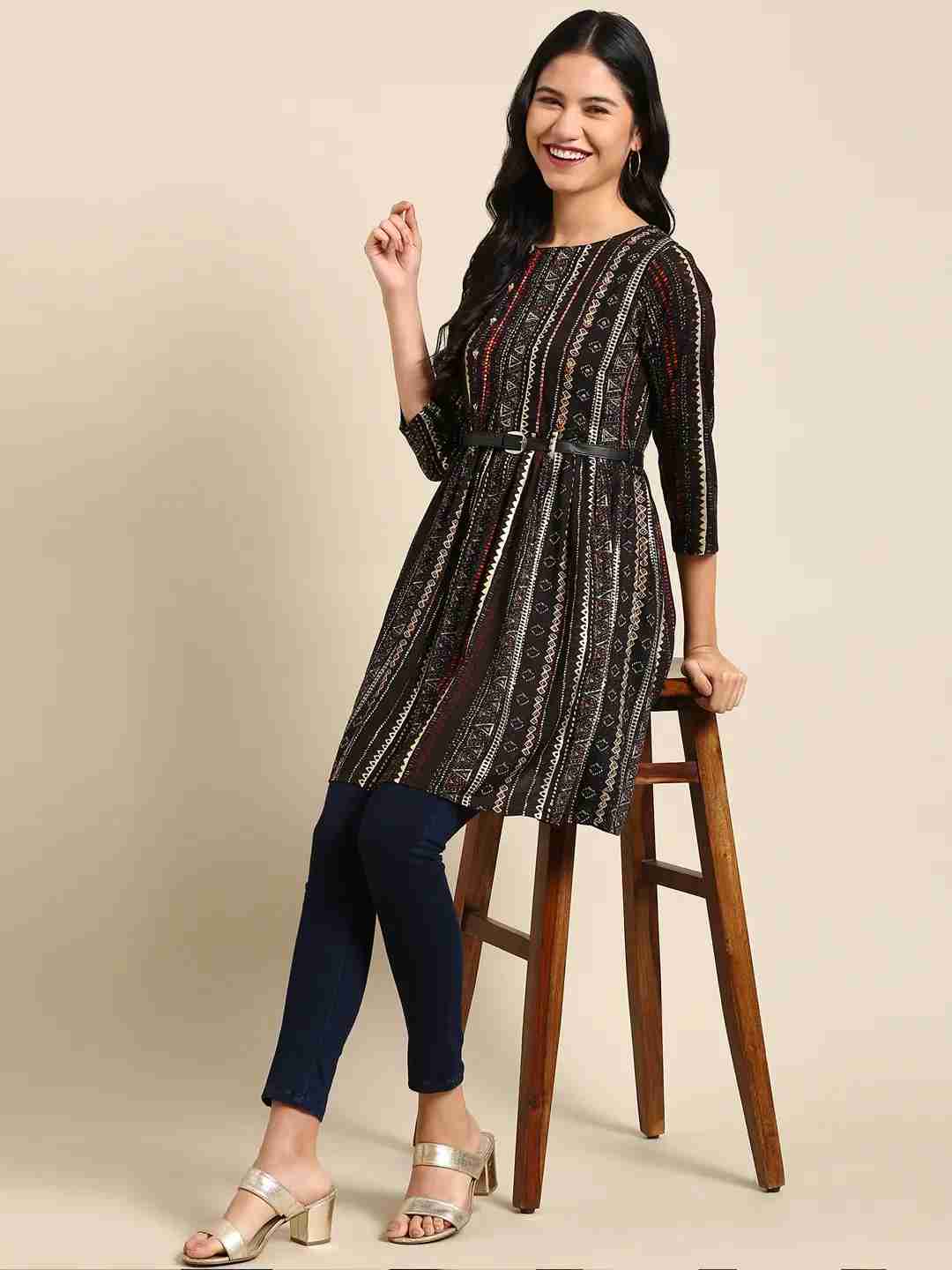 Women's Black Cotton Embellished Comfort Fit Kurtas