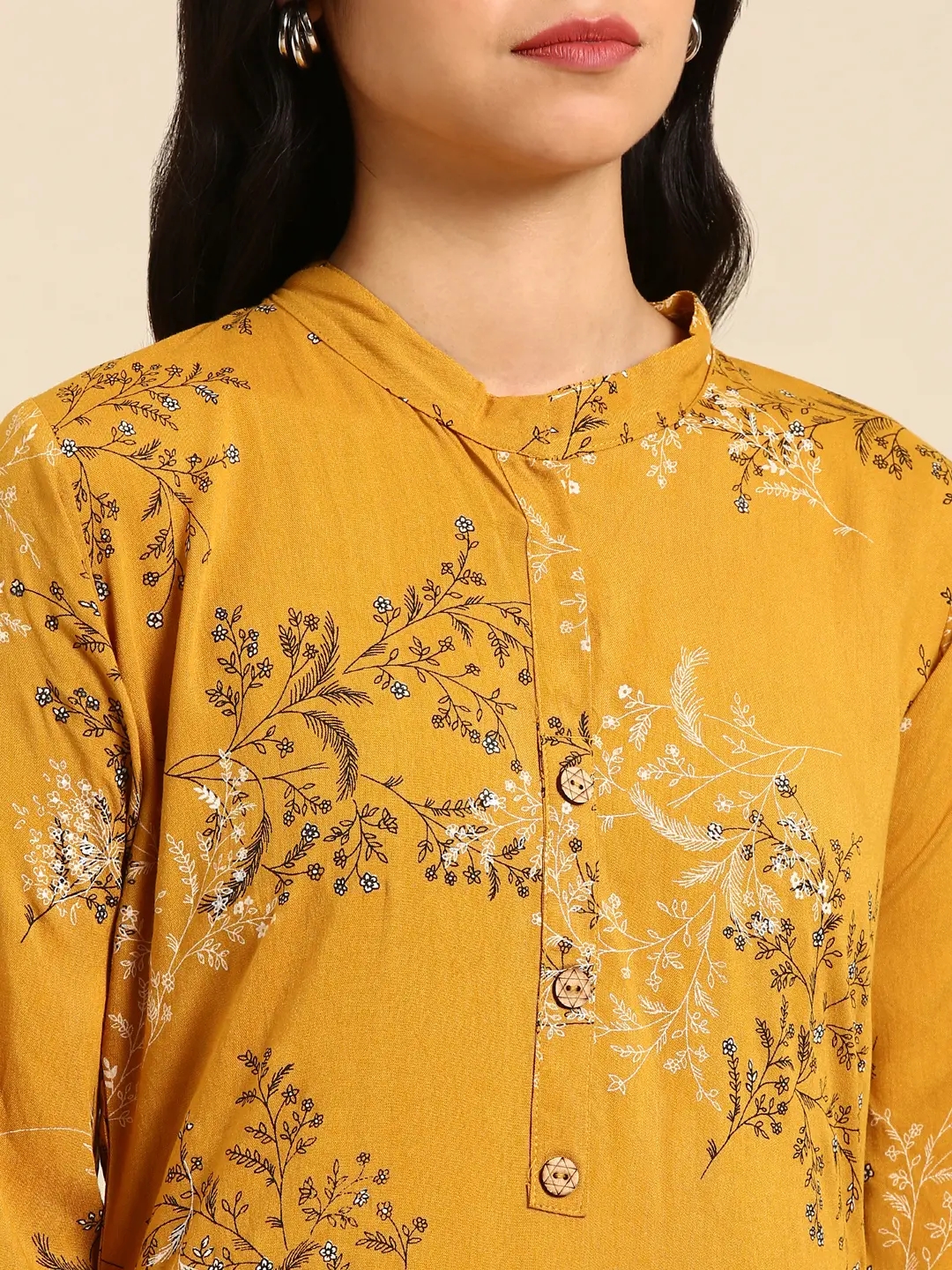 Women's Yellow Viscose Rayon Printed Comfort Fit Kurtas