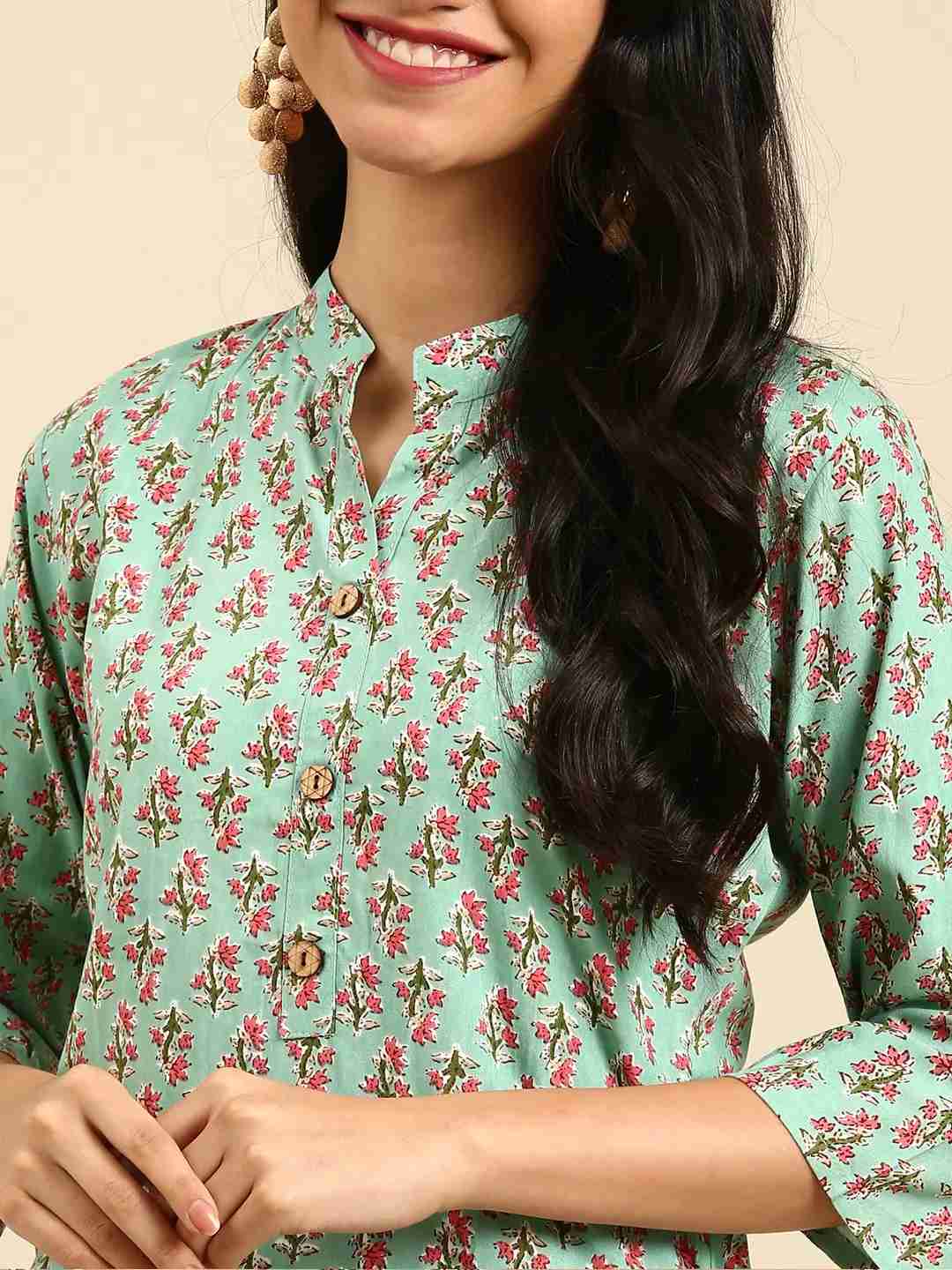 Women's Green Cotton Printed Comfort Fit Kurtas