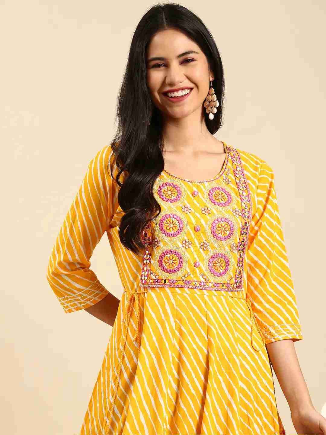 Women's Yellow Cotton Printed Comfort Fit Kurtas