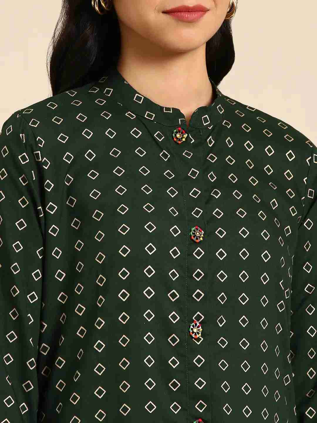 Women's Green Cotton Printed Comfort Fit Kurtas