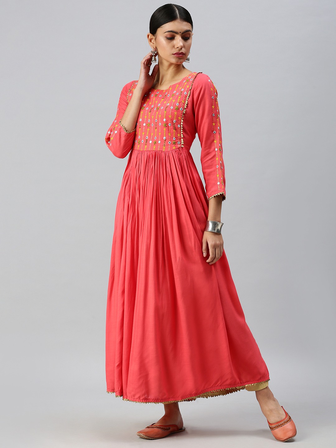 Women's Pink Cotton Blend Printed Regular Kurtas
