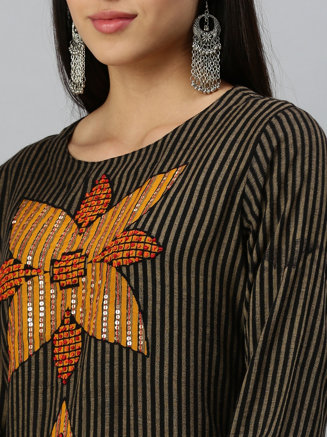 Women's Black Cotton Blend Striped Regular Kurtas