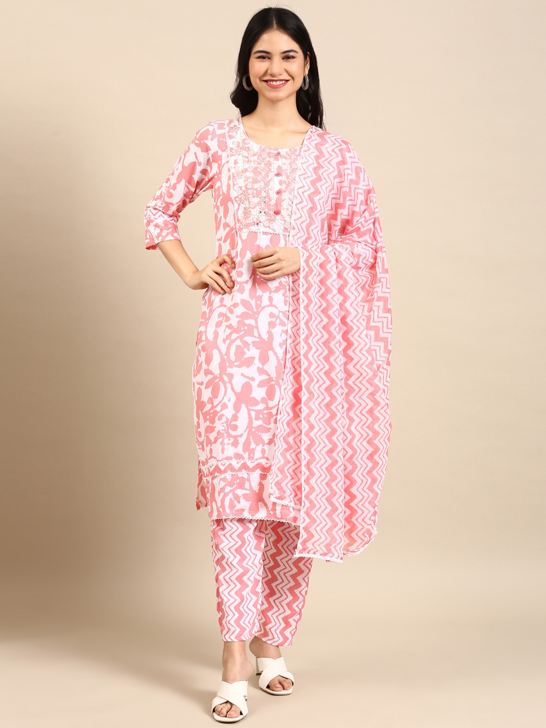 Women's Pink Cotton Blend Printed Comfort Fit Kurta Sets