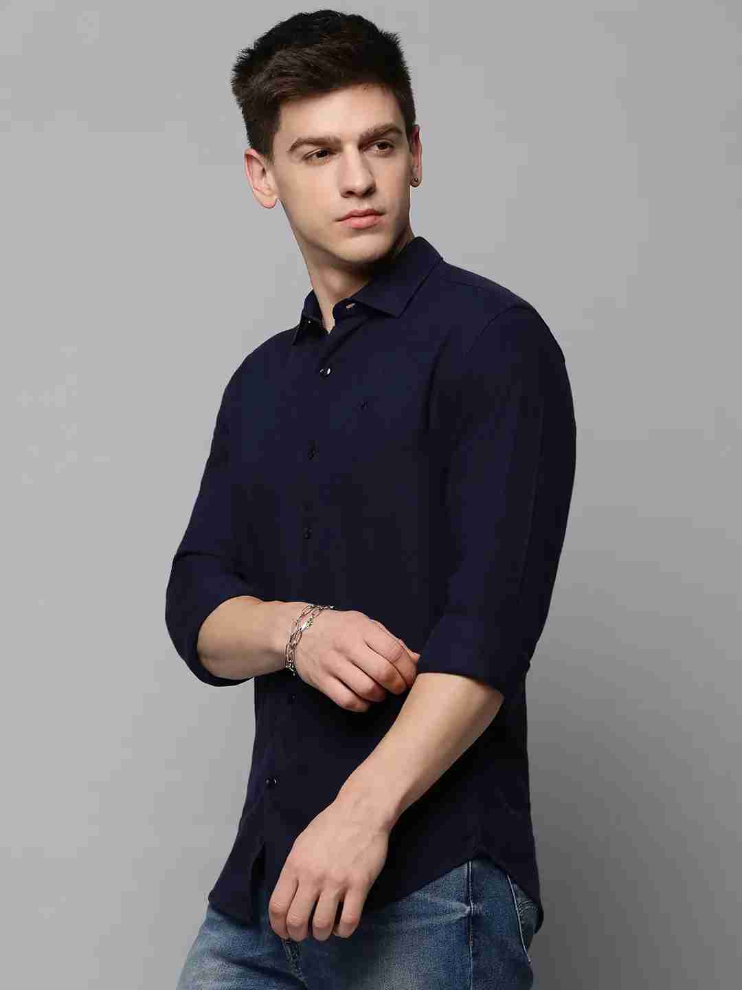 SHOWOFF Men's Spread Collar Navy Blue Solid Shirt