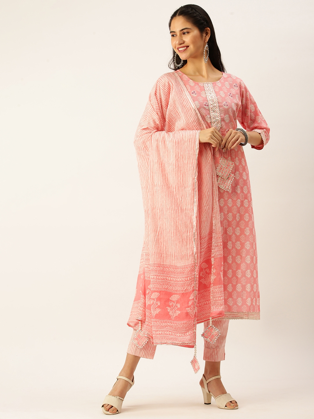 Women's Pink Cotton Blend Printed Comfort Fit Kurta Sets