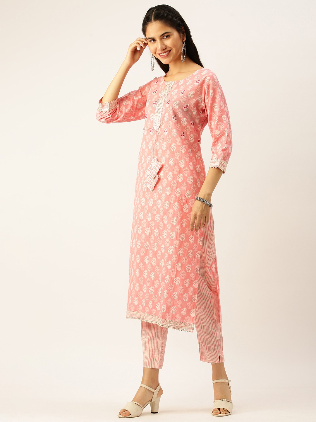 Women's Pink Cotton Blend Printed Comfort Fit Kurta Sets