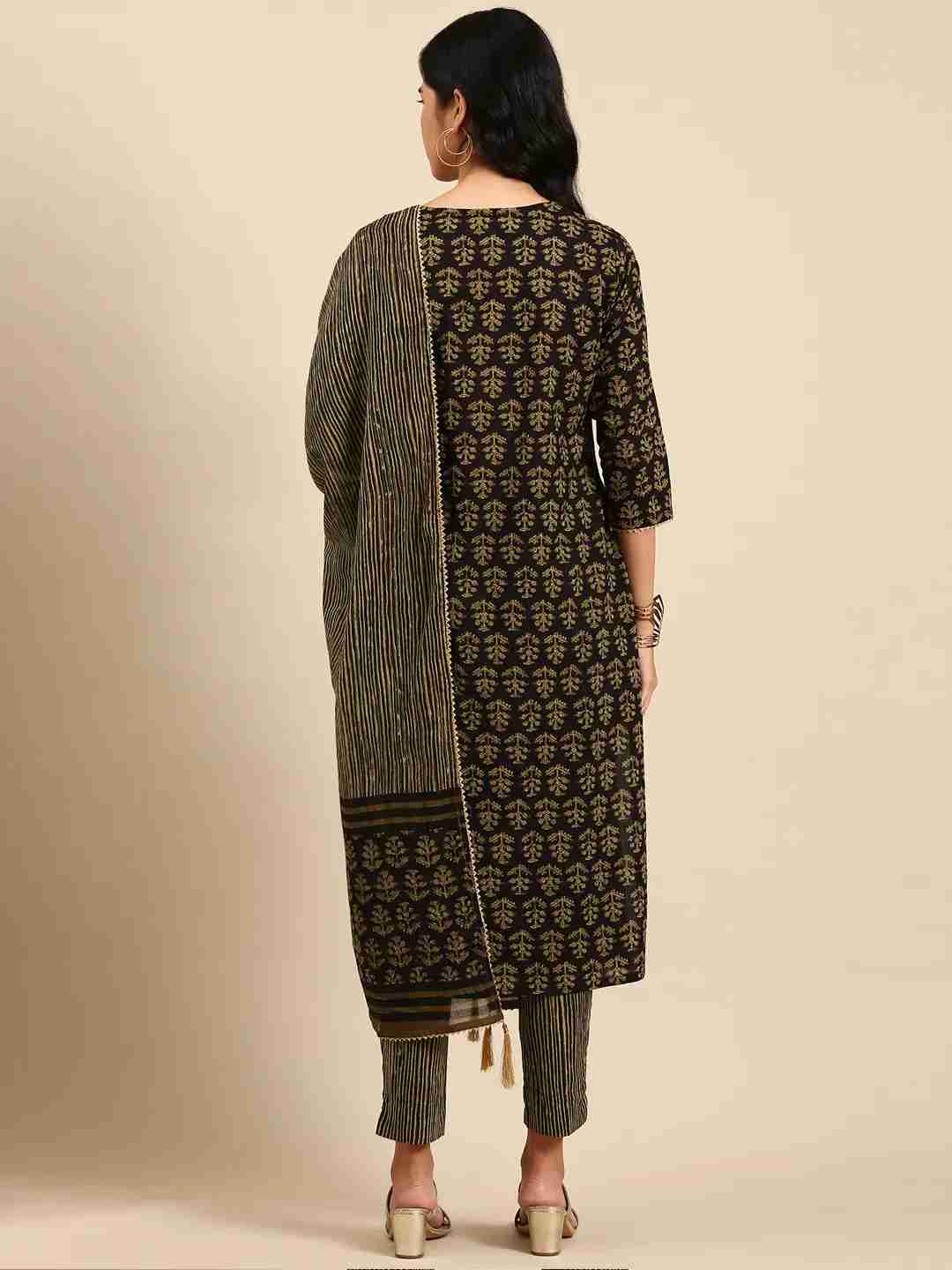 Women's Black Cotton Blend Printed Comfort Fit Kurta Sets