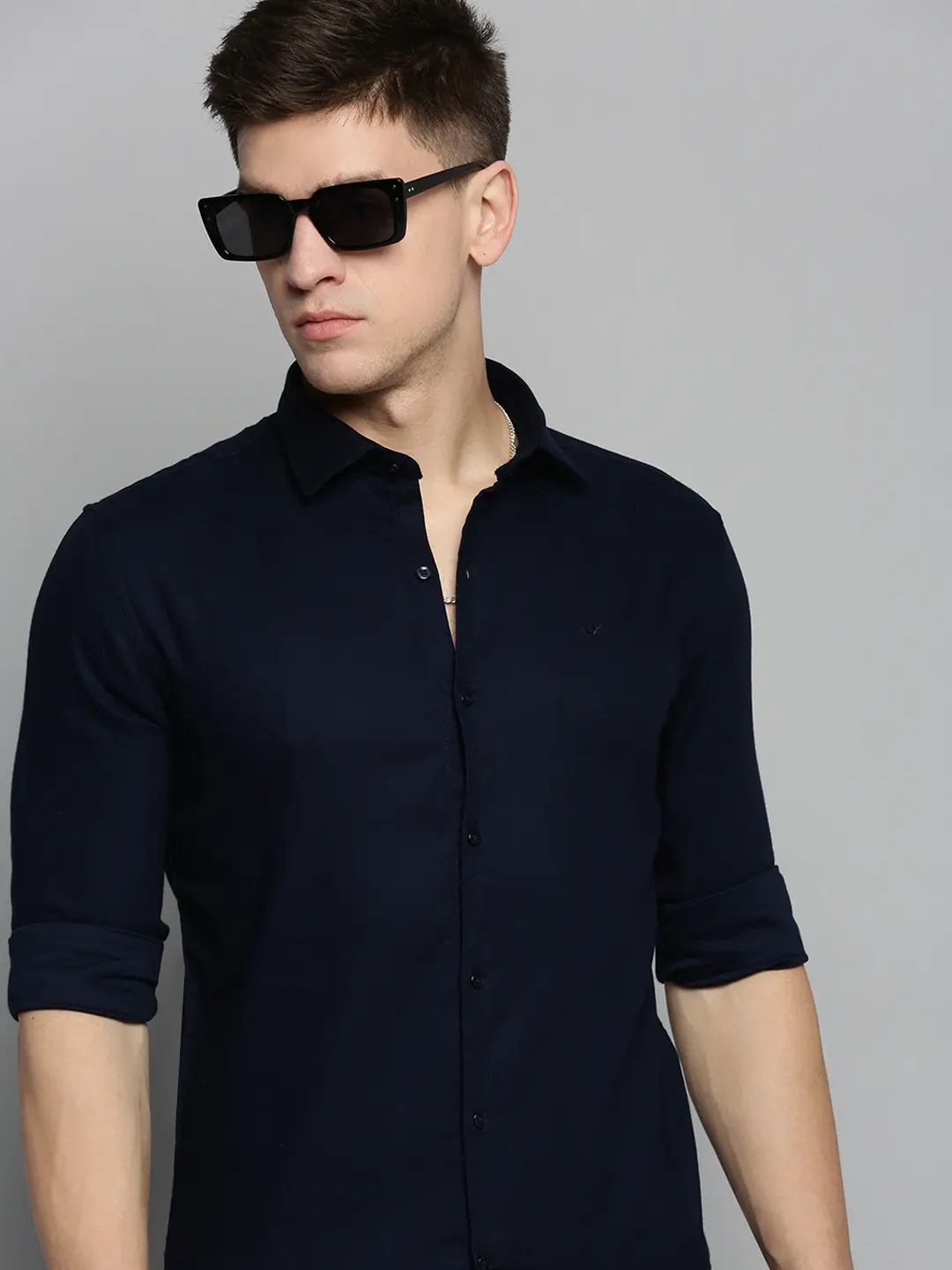 SHOWOFF Men's Spread Collar Navy Blue Solid Shirt