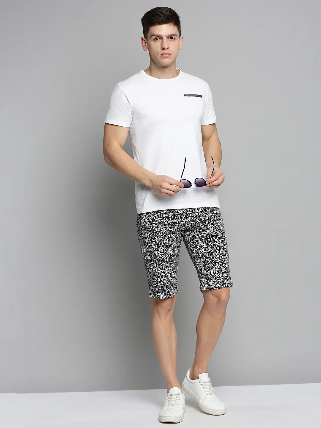 SHOWOFF Men's Knee Length Black Printed Mid-Rise Regular Shorts