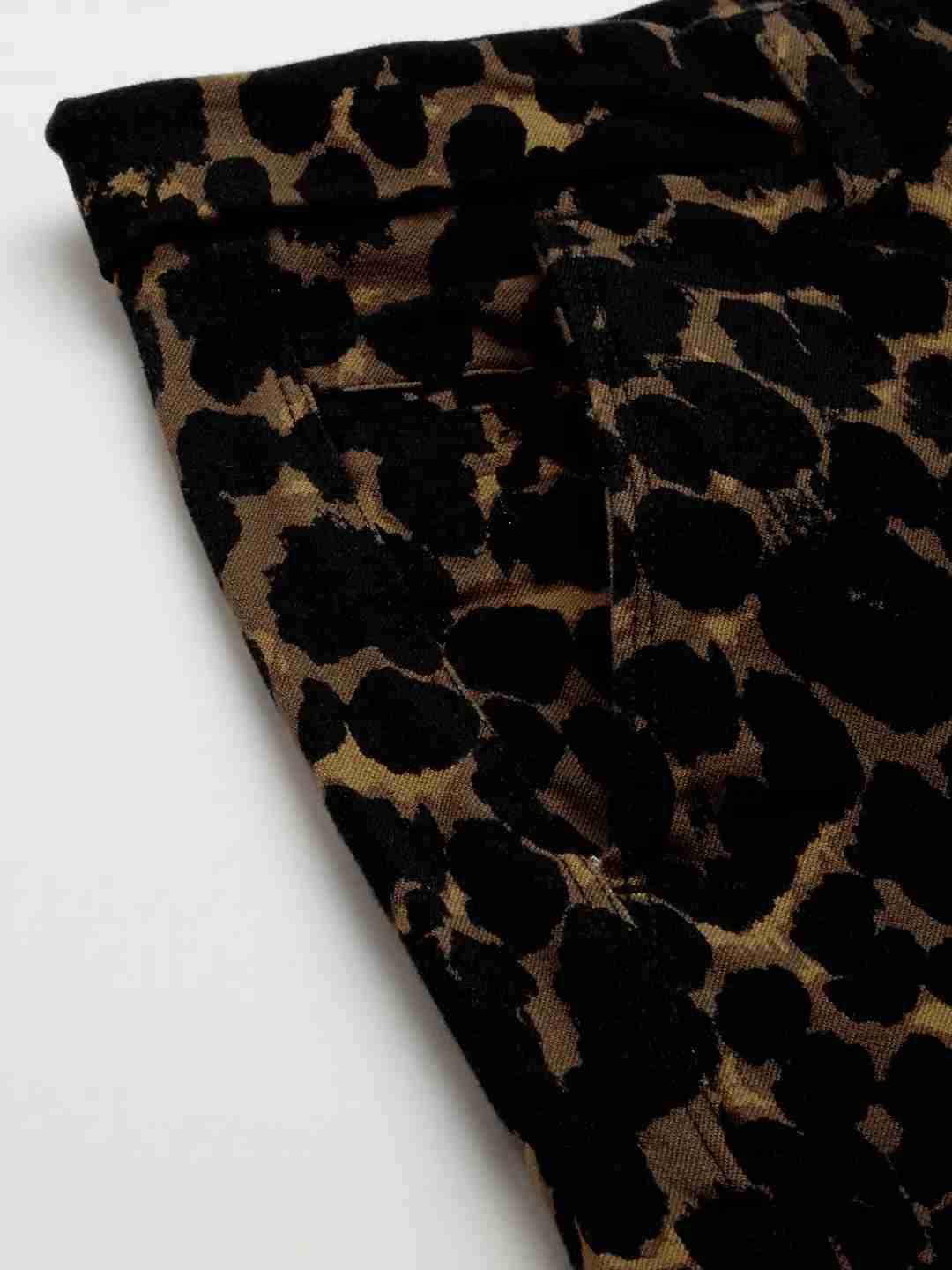 SHOWOFF Men's Knee Length Black Printed Mid-Rise Regular Shorts