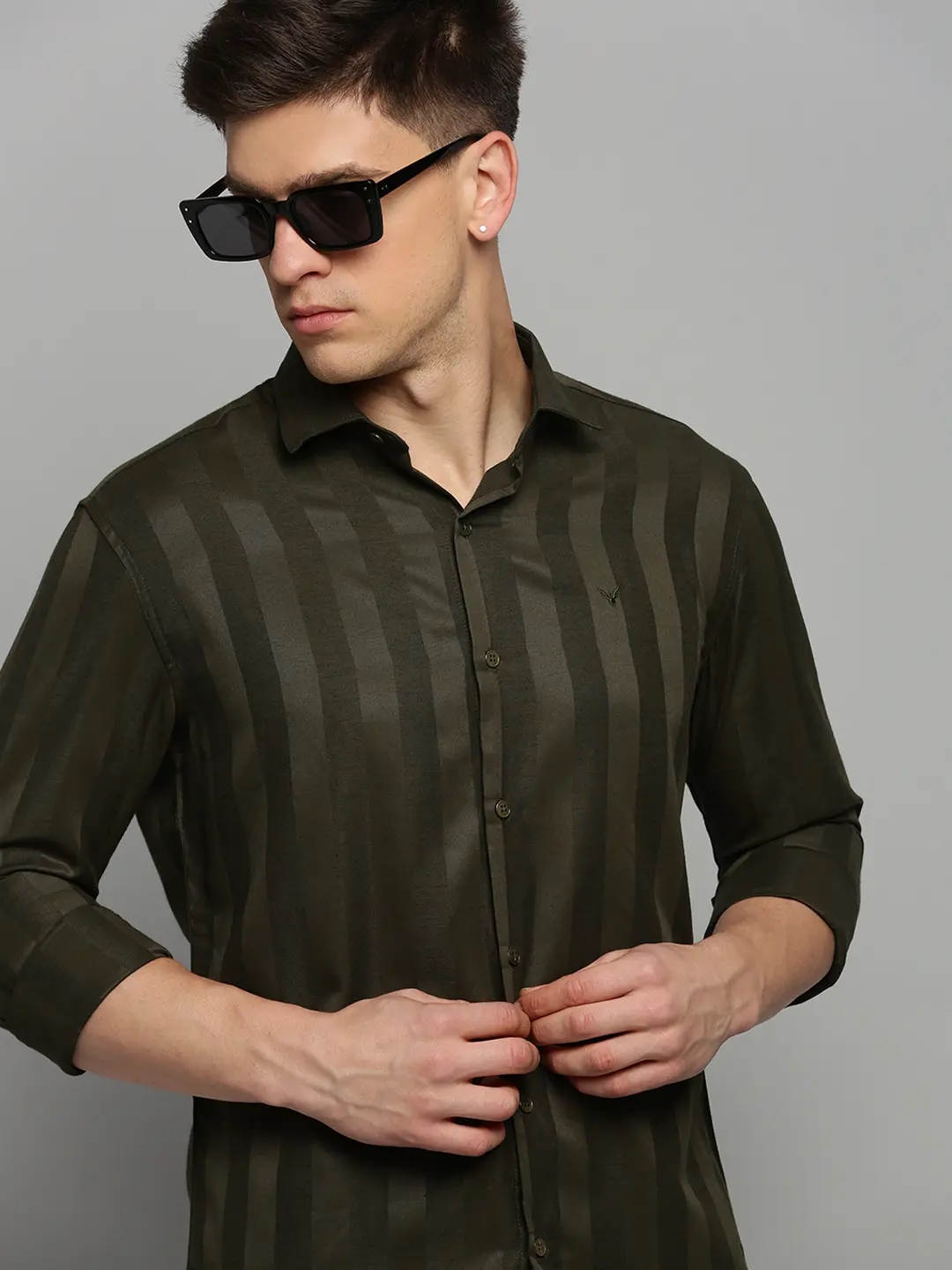 SHOWOFF Men's Spread Collar Solid Olive Classic Shirt