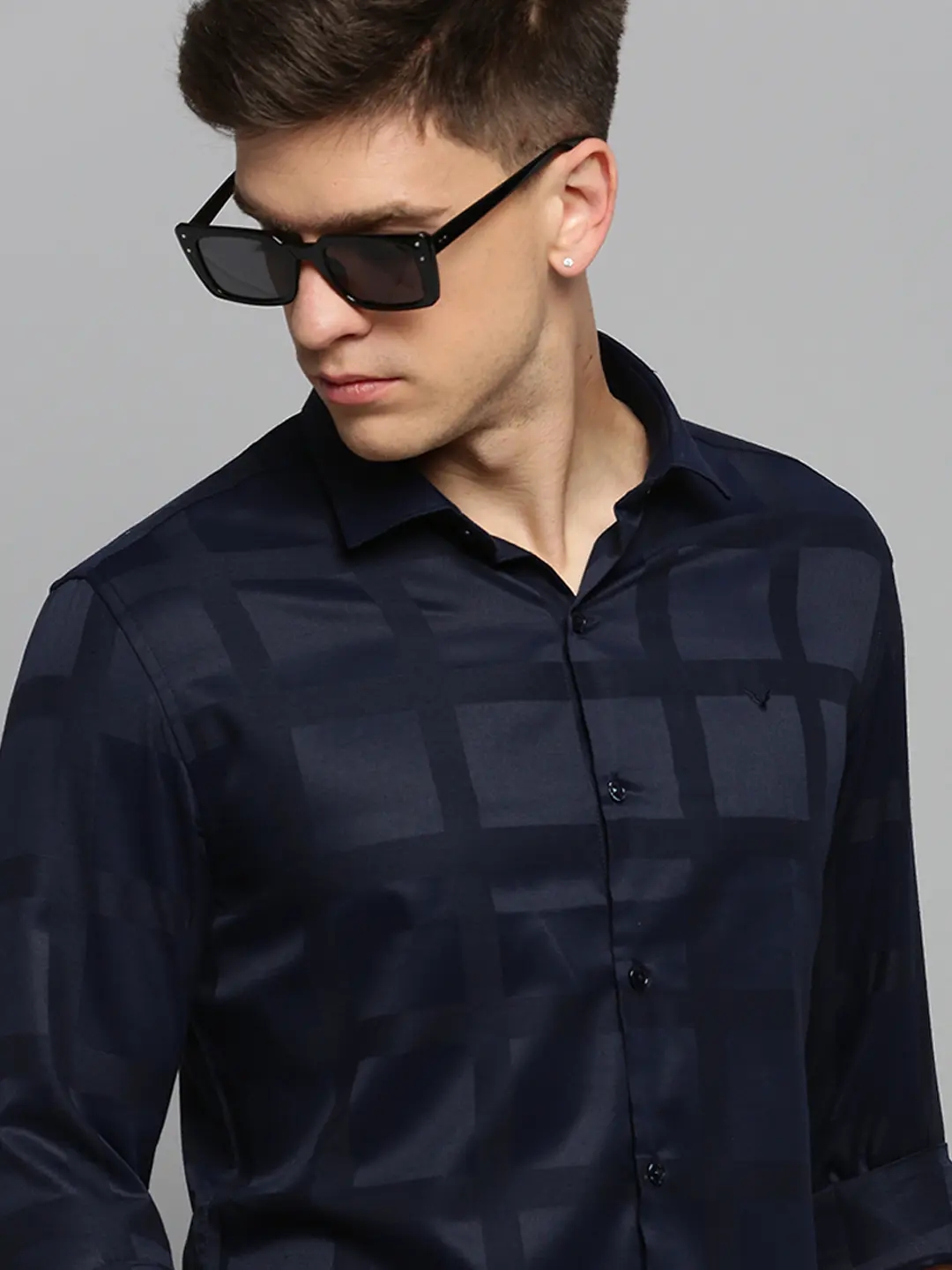 Showoff | SHOWOFF Men's Spread Collar Solid Navy Blue Classic Shirt