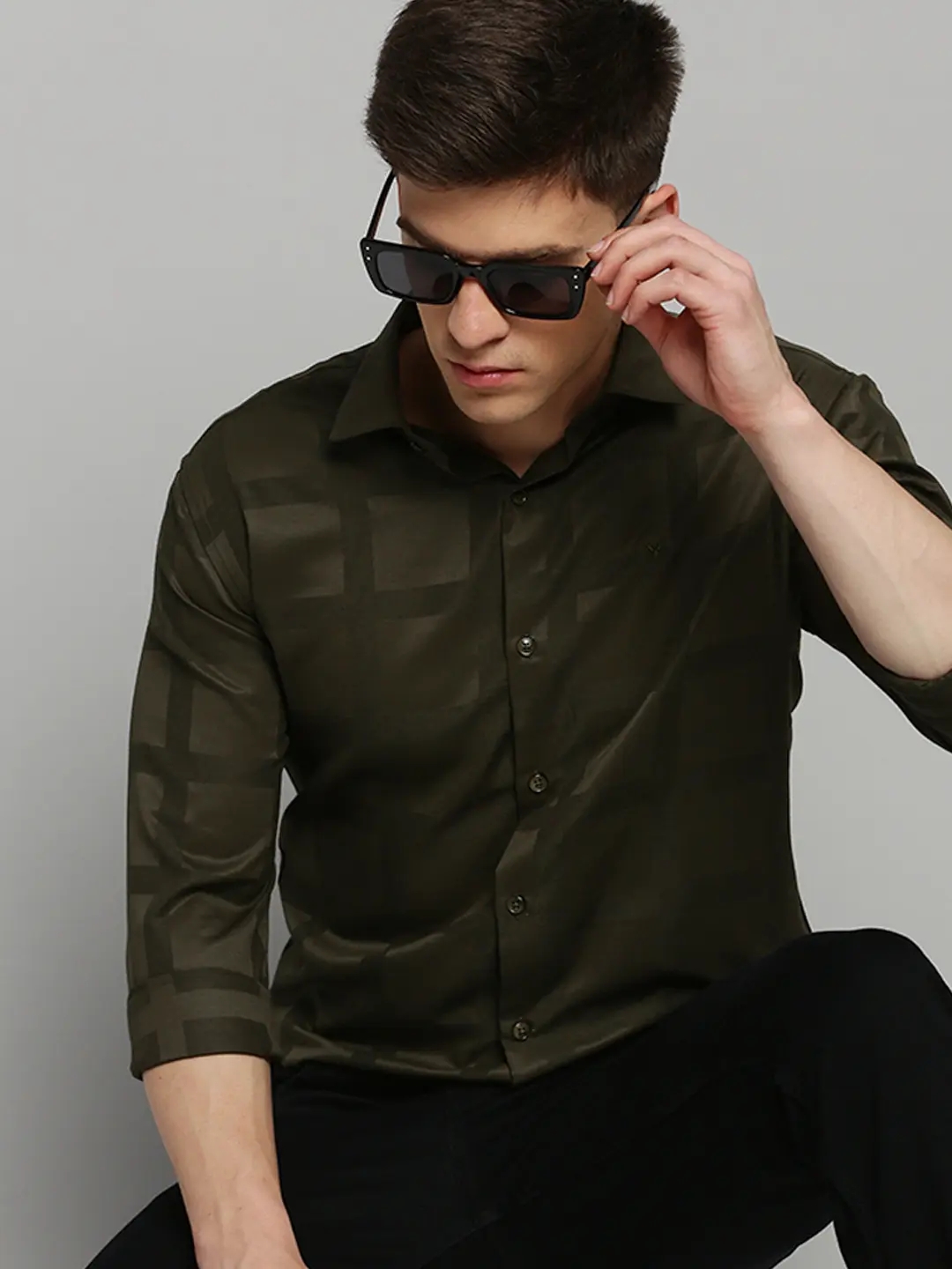 Showoff | SHOWOFF Men's Spread Collar Solid Olive Classic Shirt