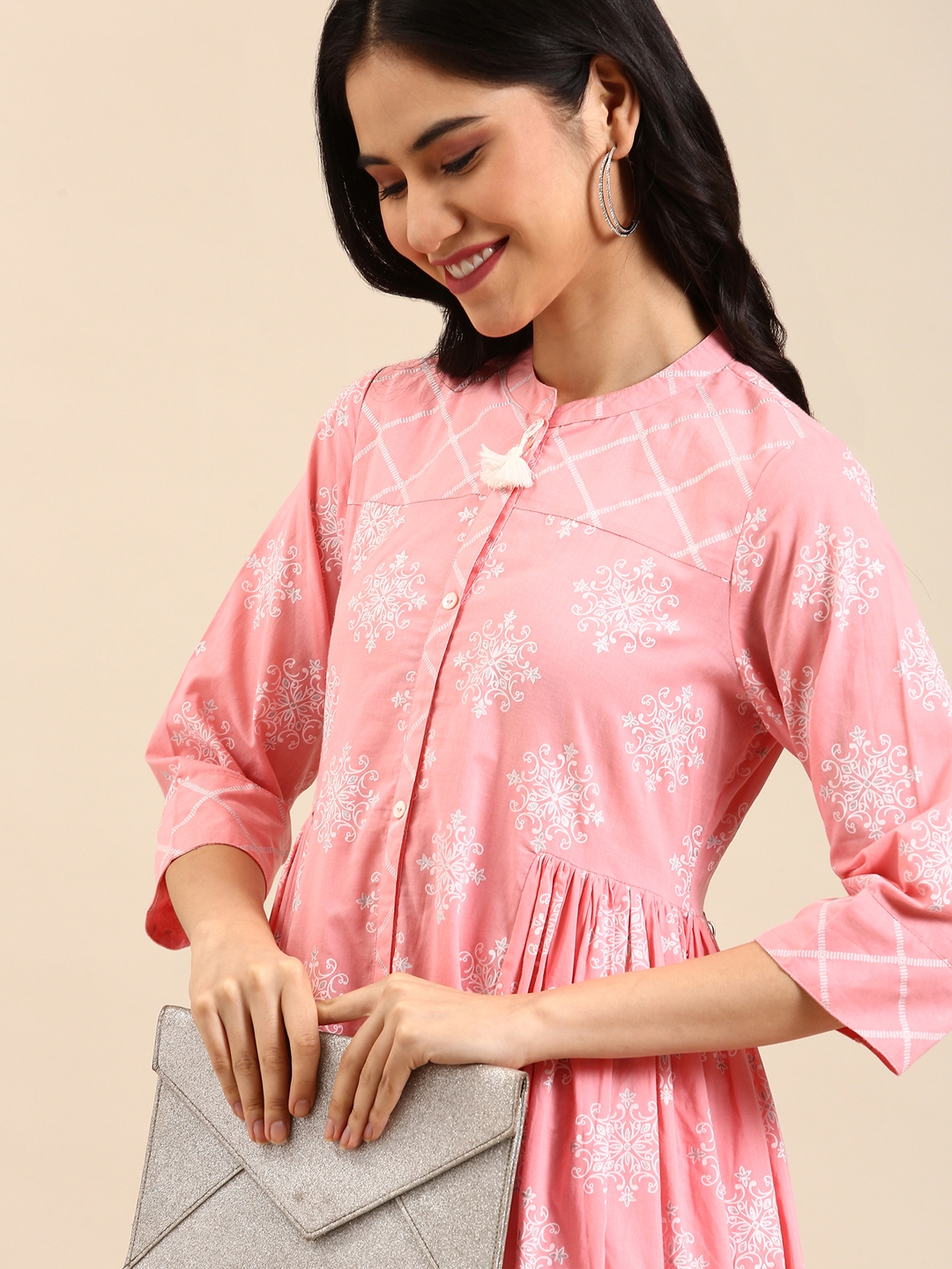 Women's Pink Cotton Solid Comfort Fit Kurtas