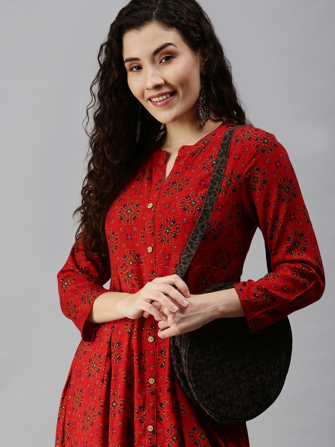 Women's Red Cotton Blend Floral Regular Kurtas