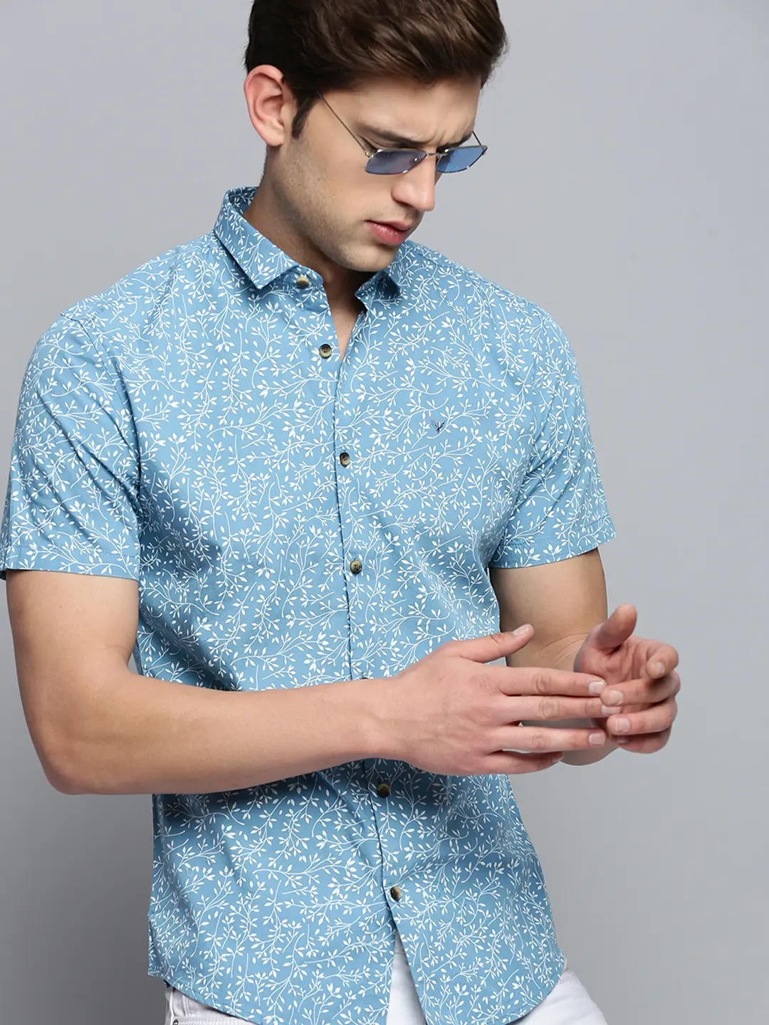 SHOWOFF Men's Spread Collar Solid Blue Classic Shirt