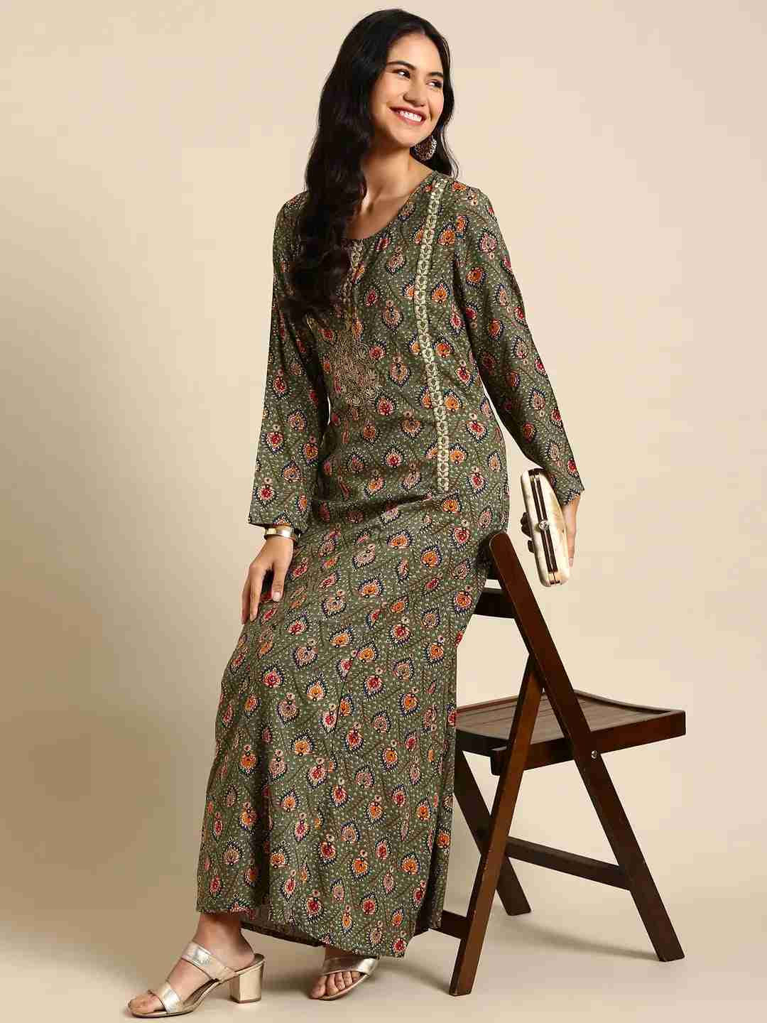 Women's Green Viscose Rayon Printed Comfort Fit Kurtas