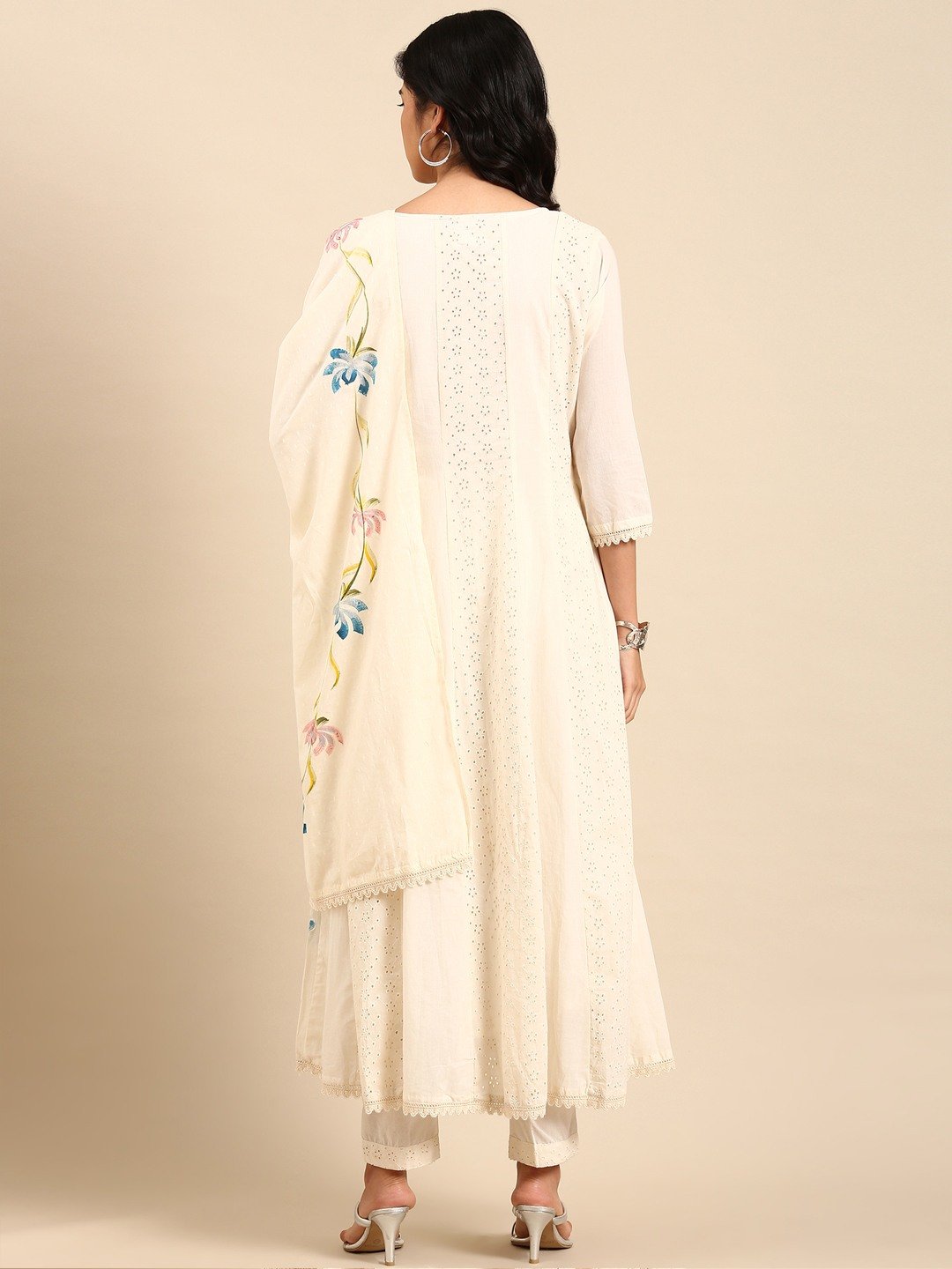 Women's Beige Cotton Blend Solid Comfort Fit Kurta Sets