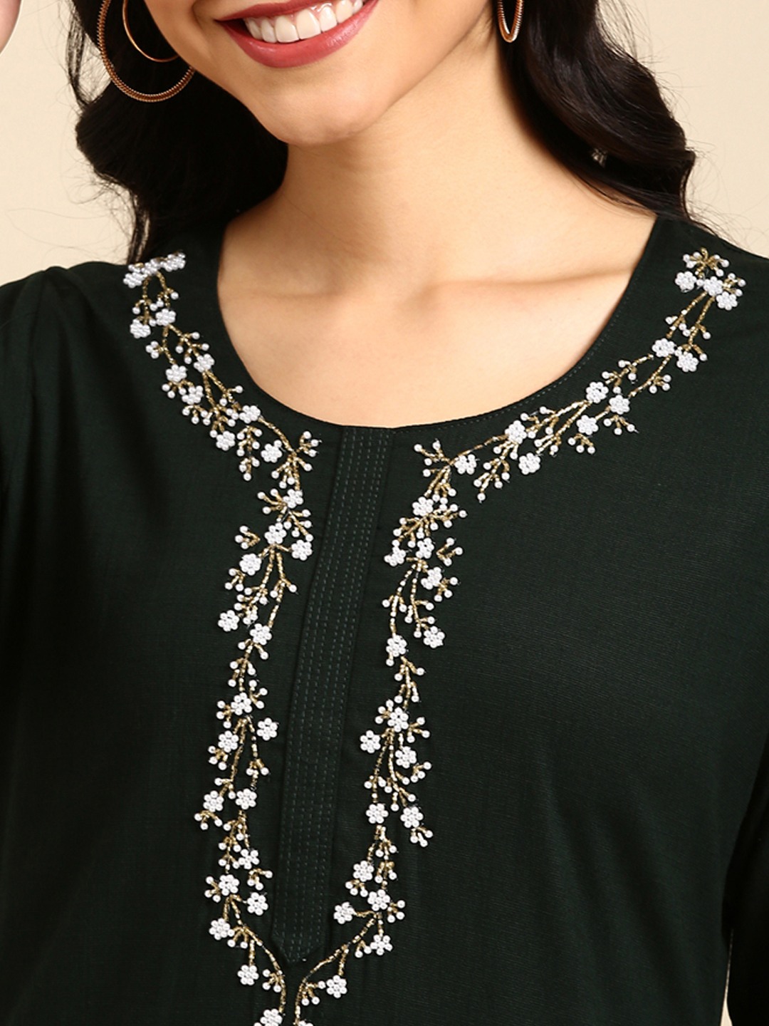 Women's Green Cotton Blend Solid Comfort Fit Kurta Sets