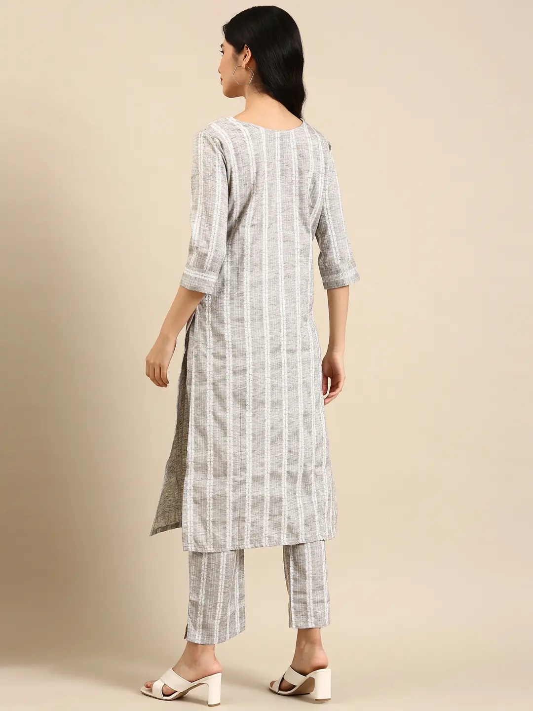 SHOWOFF Women Grey Self Design Round Neck Three-Quarter Sleeves Mid Length Straight Kurta Set
