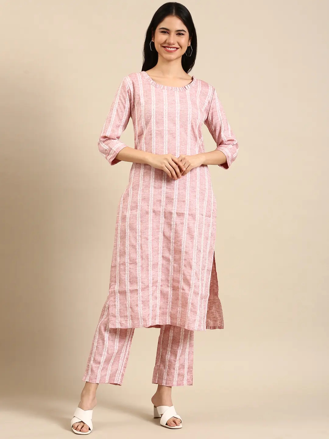 Women's Pink Cotton Blend Solid Comfort Fit Kurta Sets