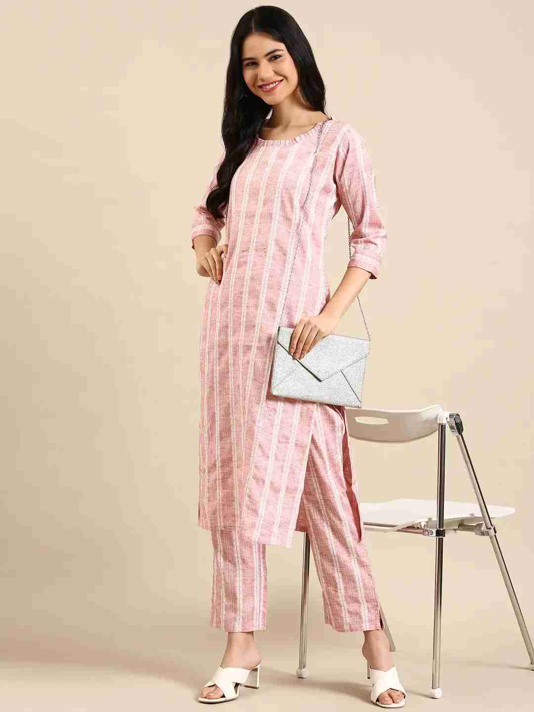 Women's Pink Cotton Blend Solid Comfort Fit Kurta Sets