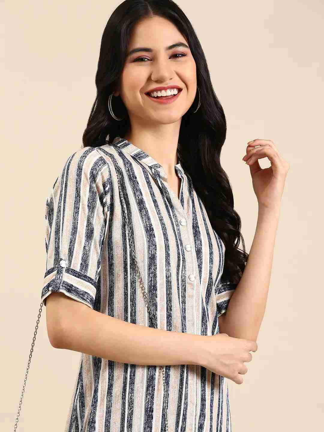 Women's Blue Cotton Printed Comfort Fit Kurtas
