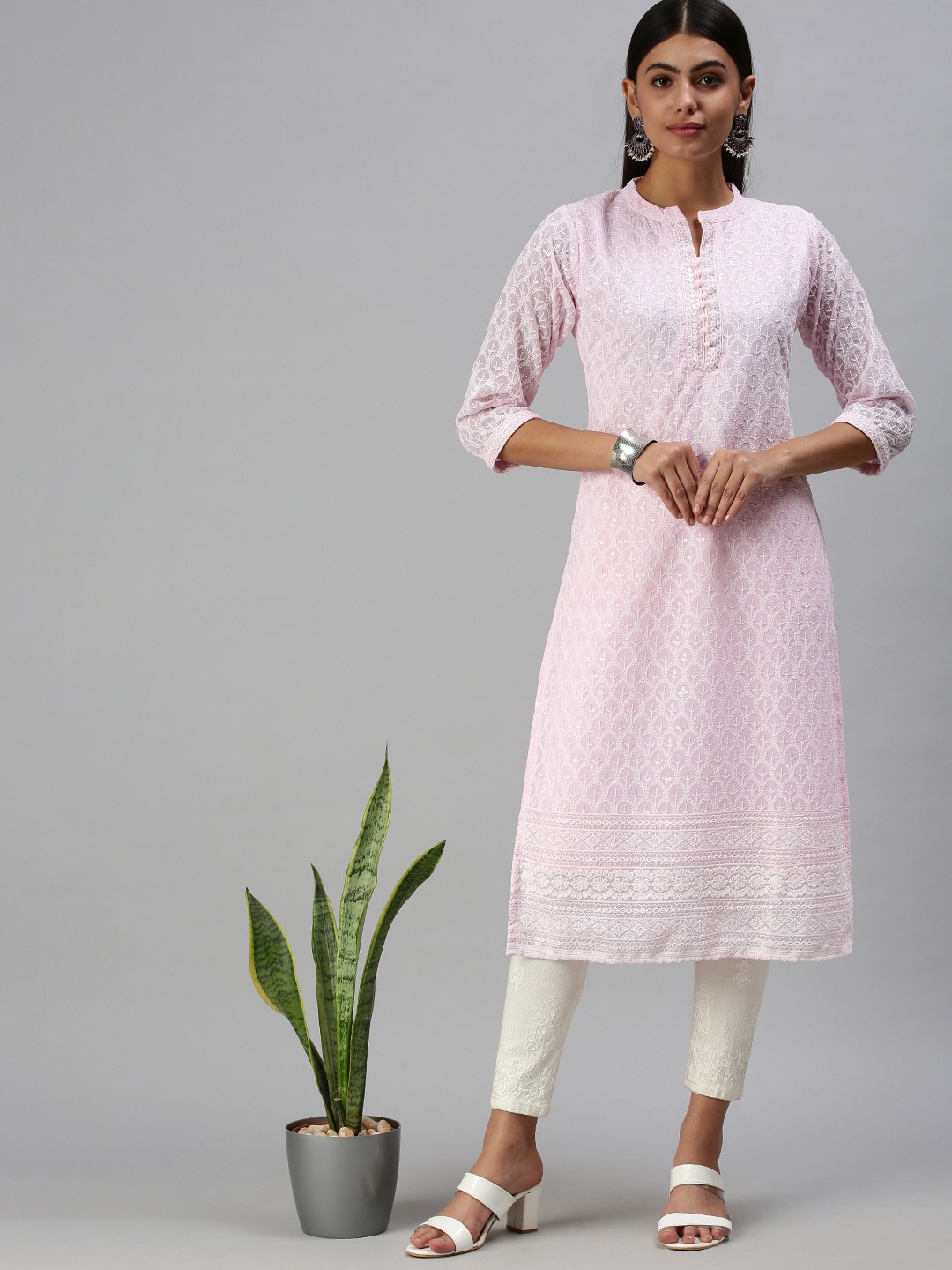 Women's Pink Chiffon Embroidered Regular Kurtas