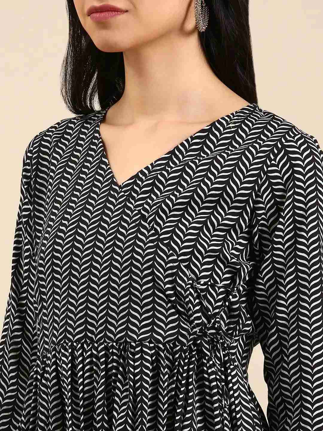 Women's Blue Cotton Printed Comfort Fit Kurtas