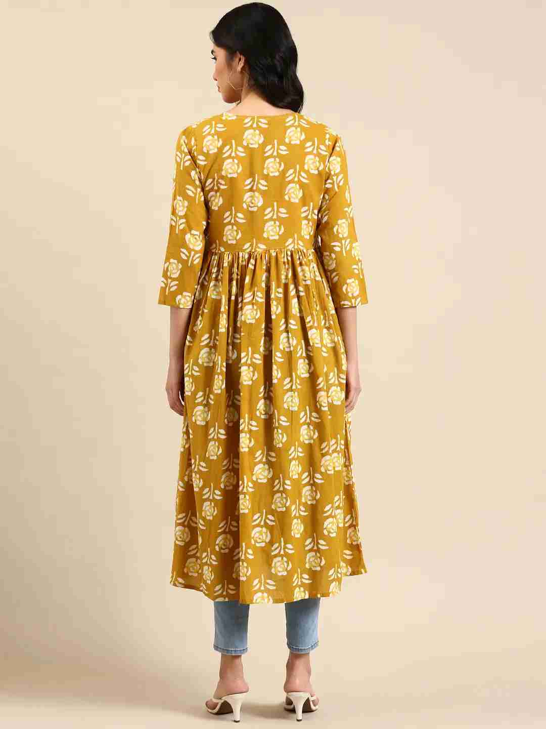 Women's Yellow Cotton Printed Comfort Fit Kurtas